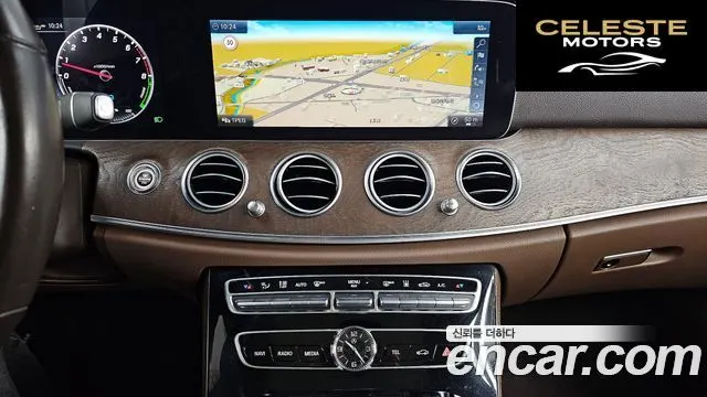 MERCEDES BENZ E-Classe W213 E300e Exclusive 2019 — photo 20 sur 39