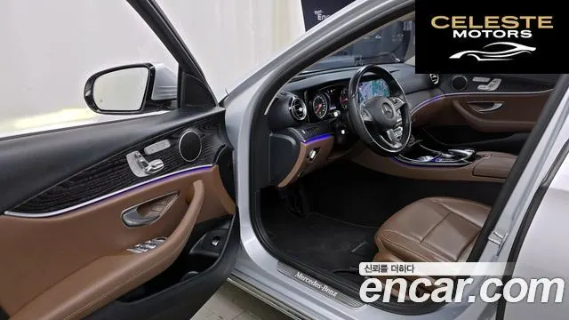MERCEDES BENZ E-Classe W213 E220d Avantgarde 2017 — photo 13 sur 39