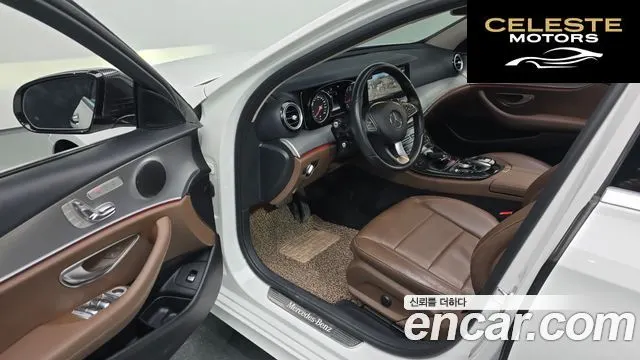 MERCEDES BENZ E-Classe W213 E200 Avantgarde 2018 — photo 12 sur 31