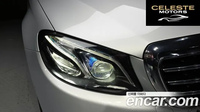 MERCEDES BENZ E-Classe W213 E400 4MATIC Exclusive 2017 — photo 8 sur 32
