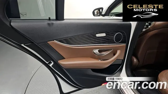 MERCEDES BENZ E-Classe W213 E200 Avantgarde 2017 — photo 14 sur 30
