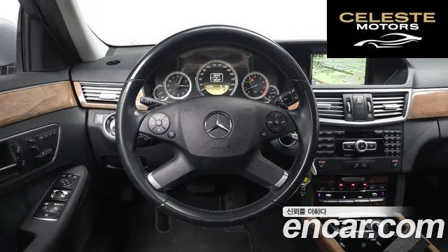 MERCEDES BENZ E-Classe W212 E300 2012 — photo 18 sur 29