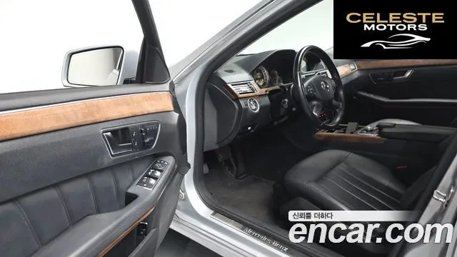 MERCEDES BENZ E-Classe W212 E300 2012 — photo 13 sur 29