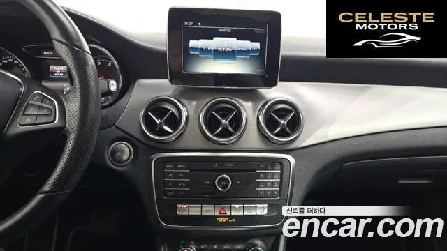 MERCEDES BENZ GLA-Classe X156 GLA220 2019 — photo 14 sur 20