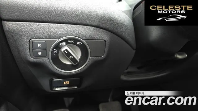MERCEDES BENZ GLA-Classe X156 GLA220 2019 — photo 19 sur 20
