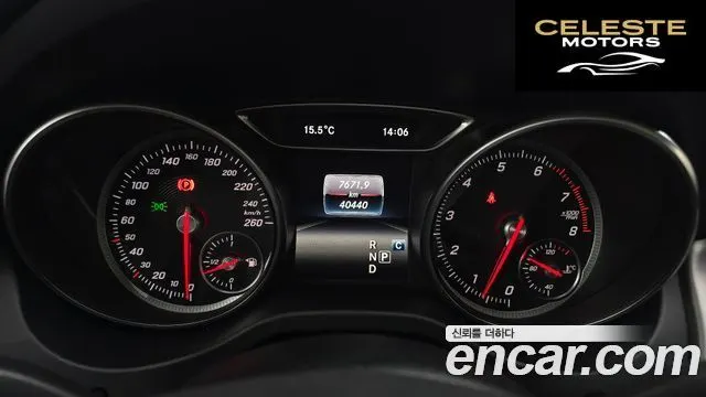 MERCEDES BENZ GLA-Classe X156 GLA220 2019 — photo 8 sur 20