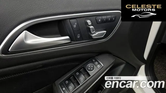 MERCEDES BENZ GLA-Classe X156 GLA220 2019 — photo 23 sur 31