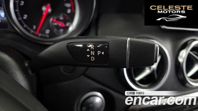 MERCEDES BENZ GLA-Classe X156 GLA220 2019 — photo 9 sur 31