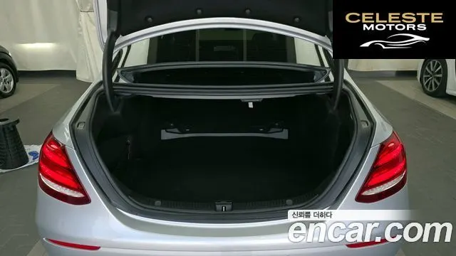 MERCEDES BENZ E-Classe W213 E220d Avantgarde 2017 — photo 20 sur 20