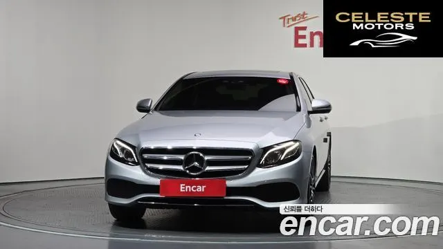 MERCEDES BENZ E-Classe W213 E220d Avantgarde 2017 — photo 3 sur 20