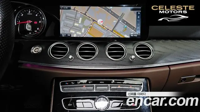 MERCEDES BENZ E-Classe W213 E220d Avantgarde 2017 — photo 18 sur 34
