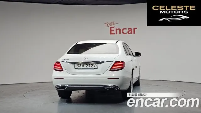 MERCEDES BENZ E-Classe W213 E220d Avantgarde 2017 — photo 3 sur 34