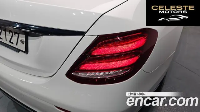 MERCEDES BENZ E-Classe W213 E220d Avantgarde 2017 — photo 8 sur 34