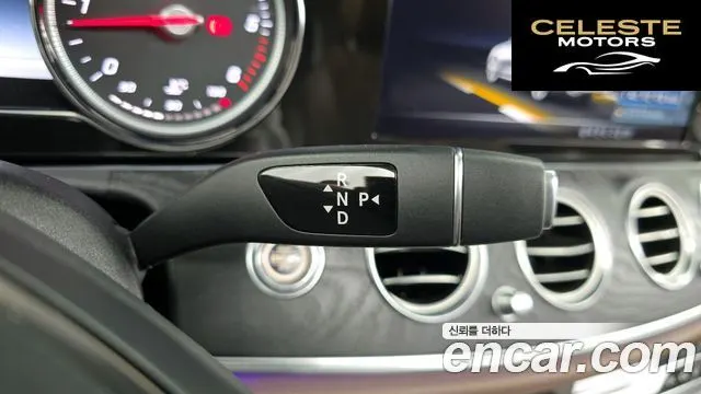 MERCEDES BENZ E-Classe W213 E220d Avantgarde 2018 — photo 12 sur 41