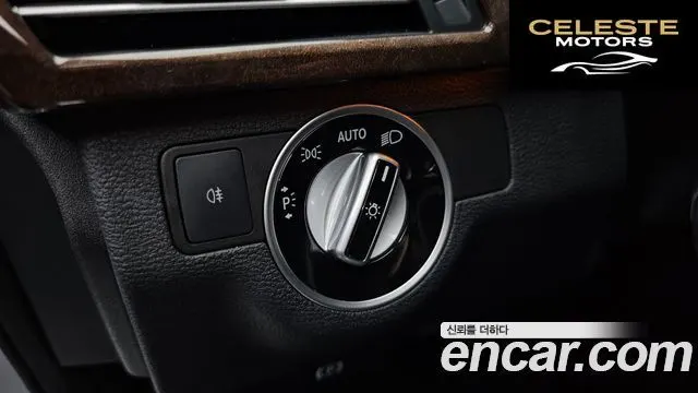 MERCEDES BENZ E-Classe W212 E300 2012 — photo 18 sur 20