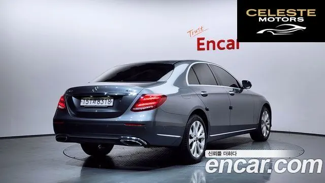 MERCEDES BENZ E-Classe W213 E300 4MATIC Exclusive 2020 — photo 2 sur 34