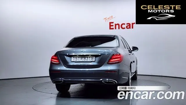 MERCEDES BENZ E-Classe W213 E300 4MATIC Exclusive 2020 — photo 4 sur 34