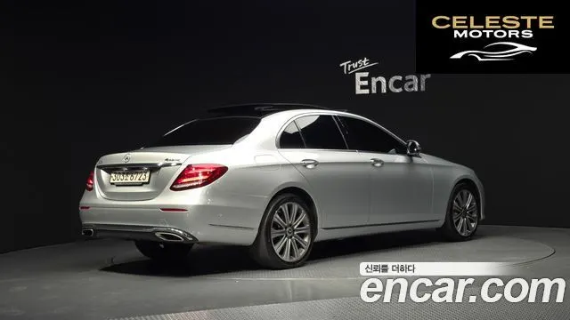MERCEDES BENZ E-Classe W213 E400 4MATIC Exclusive 2017 — photo 2 sur 32