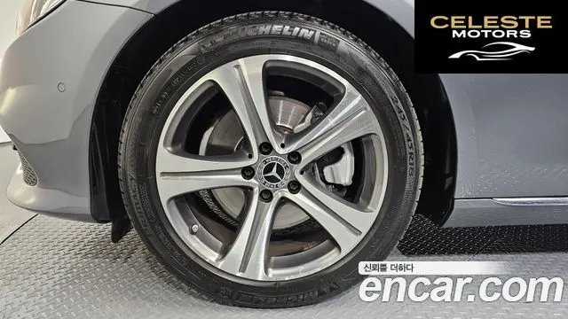 MERCEDES BENZ E-Classe W213 E200 Avantgarde 2018 — photo 5 sur 30
