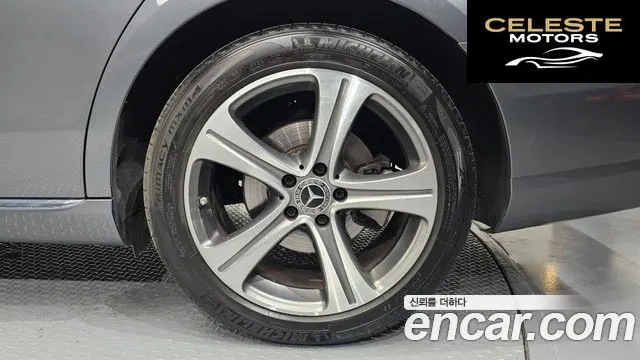 MERCEDES BENZ E-Classe W213 E200 Avantgarde 2018 — photo 7 sur 30