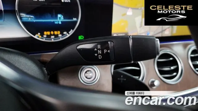 MERCEDES BENZ E-Classe W213 E300 4MATIC Exclusive 2020 — photo 12 sur 34