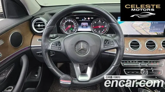 MERCEDES BENZ E-Classe W213 E220d Exclusive 2017 — photo 12 sur 20