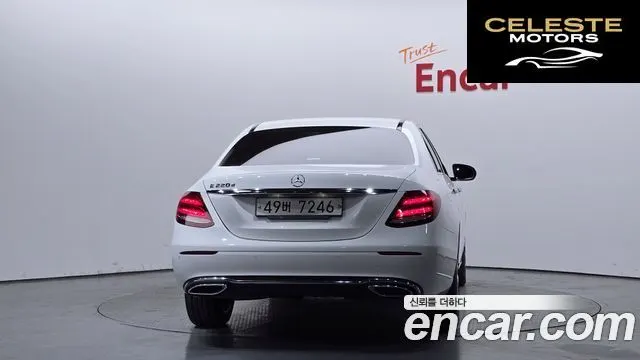 MERCEDES BENZ E-Classe W213 E220d Exclusive 2017 — photo 4 sur 20