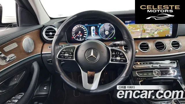 MERCEDES BENZ E-Classe W213 E300 4MATIC Exclusive 2019 — photo 13 sur 37