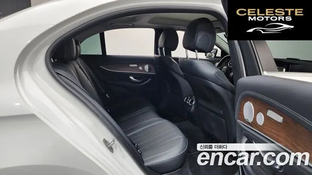 MERCEDES BENZ E-Classe W213 E300 4MATIC Exclusive 2019 — photo 26 sur 37