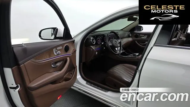 MERCEDES BENZ E-Classe W213 E220d 4MATIC Exclusive 2018 — photo 10 sur 20