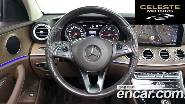 MERCEDES BENZ E-Classe W213 E220d 4MATIC Exclusive 2018 — photo 12 sur 20