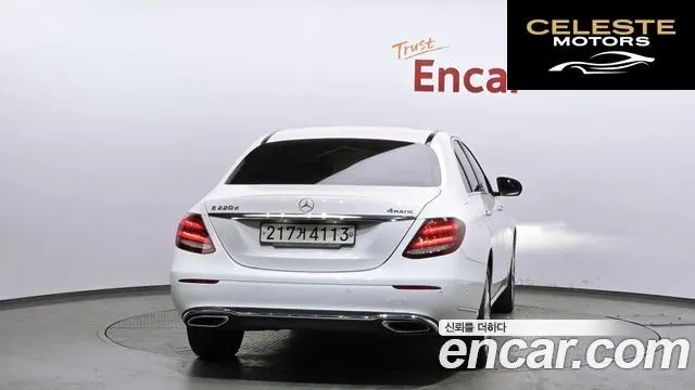 MERCEDES BENZ E-Classe W213 E220d 4MATIC Exclusive 2018 — photo 4 sur 20