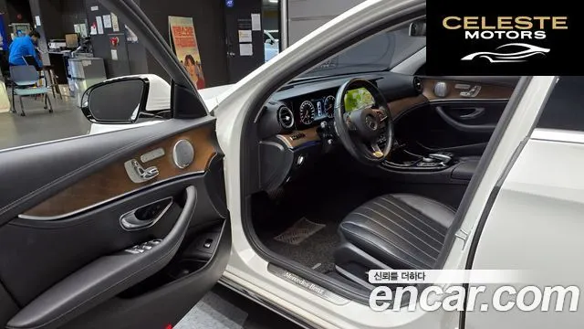 MERCEDES BENZ E-Classe W213 E300 4MATIC Exclusive 2018 — photo 10 sur 20