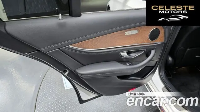 MERCEDES BENZ E-Classe W213 E220d Exclusive 2017 — photo 14 sur 30