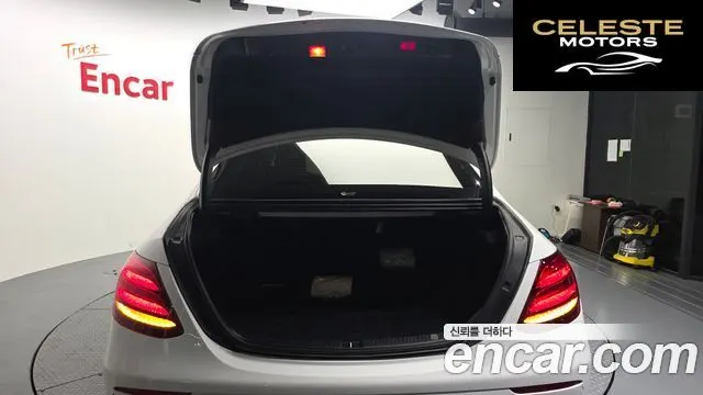 MERCEDES BENZ E-Classe W213 E220d 4MATIC Exclusive 2019 — photo 30 sur 30