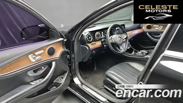 MERCEDES BENZ E-Classe W213 E300 4MATIC Exclusive 2017 — photo 10 sur 20