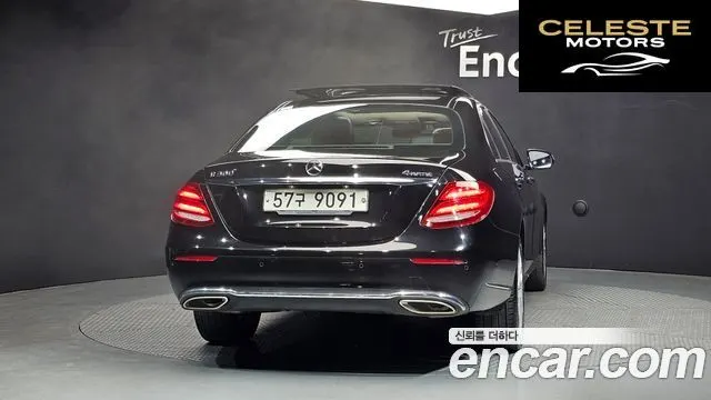 MERCEDES BENZ E-Classe W213 E300 4MATIC Exclusive 2017 — photo 4 sur 20