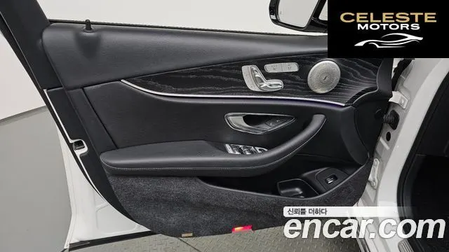 MERCEDES BENZ E-Classe W213 E220d Avantgarde 2018 — photo 13 sur 34