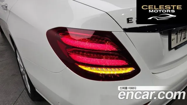 MERCEDES BENZ E-Classe W213 E220d Avantgarde 2018 — photo 8 sur 34