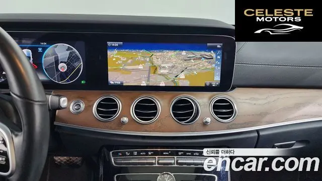 MERCEDES BENZ E-Classe W213 E300 4MATIC Exclusive 2019 — photo 12 sur 37