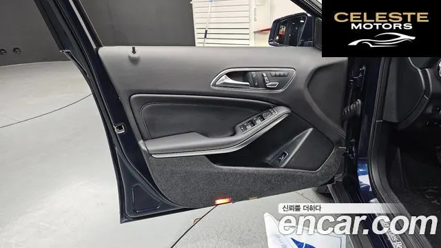 MERCEDES BENZ GLA-Classe X156 GLA220 Premium 2018 — photo 14 sur 30