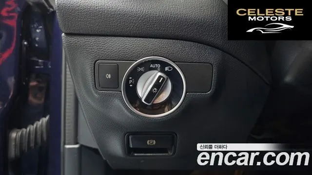 MERCEDES BENZ GLA-Classe X156 GLA220 Premium 2018 — photo 28 sur 30