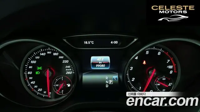 MERCEDES BENZ GLA-Classe X156 GLA220 2019 — photo 11 sur 30