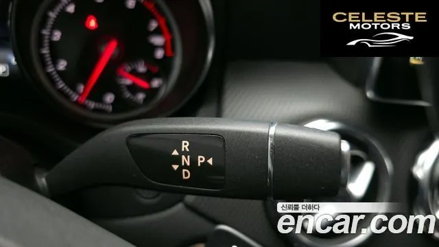 MERCEDES BENZ GLA-Classe X156 GLA220 2019 — photo 12 sur 30