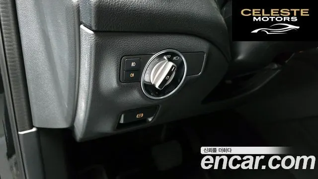 MERCEDES BENZ GLA-Classe X156 GLA220 2019 — photo 25 sur 30