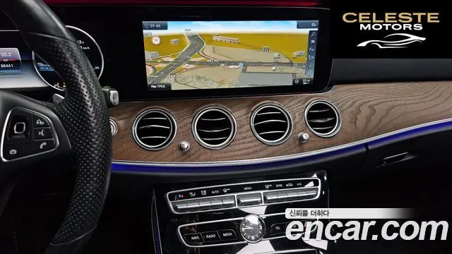 MERCEDES BENZ E-Classe W213 E300 Exclusive 2018 — photo 19 sur 36