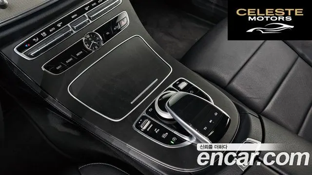 MERCEDES BENZ E-Classe W213 E200 Avantgarde 2018 — photo 12 sur 30