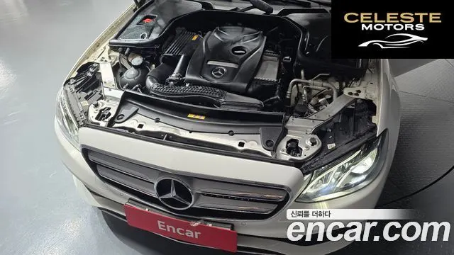MERCEDES BENZ E-Classe W213 E200 Avantgarde 2018 — photo 6 sur 30