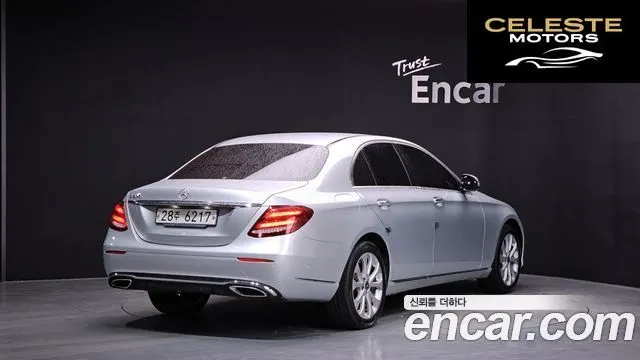 MERCEDES BENZ E-Classe W213 E300 Exclusive 2018 — photo 2 sur 36