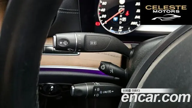MERCEDES BENZ E-Classe W213 E300 Exclusive 2018 — photo 30 sur 36